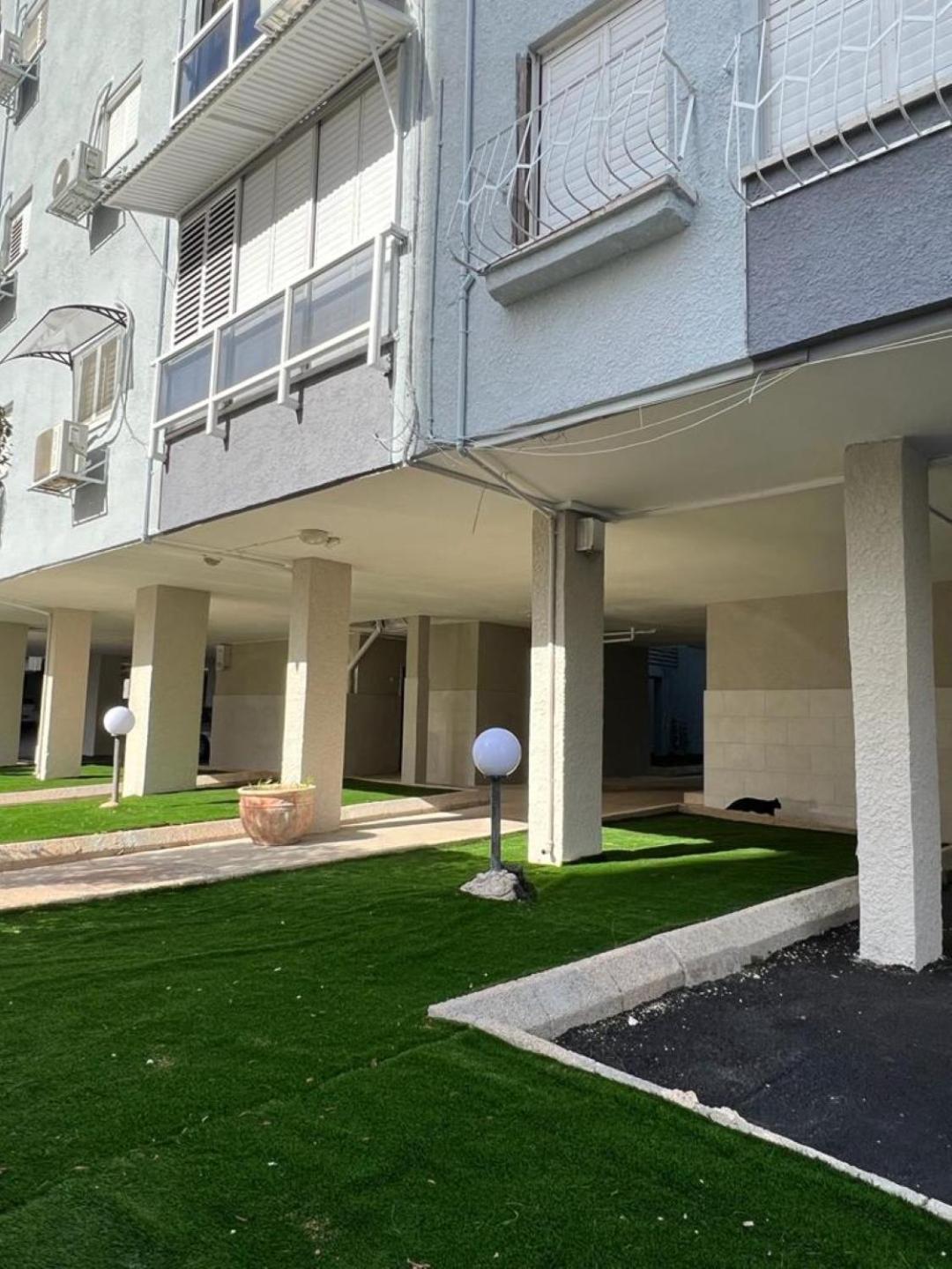 Apartments4You Betti บัตยัม ภายนอก รูปภาพ